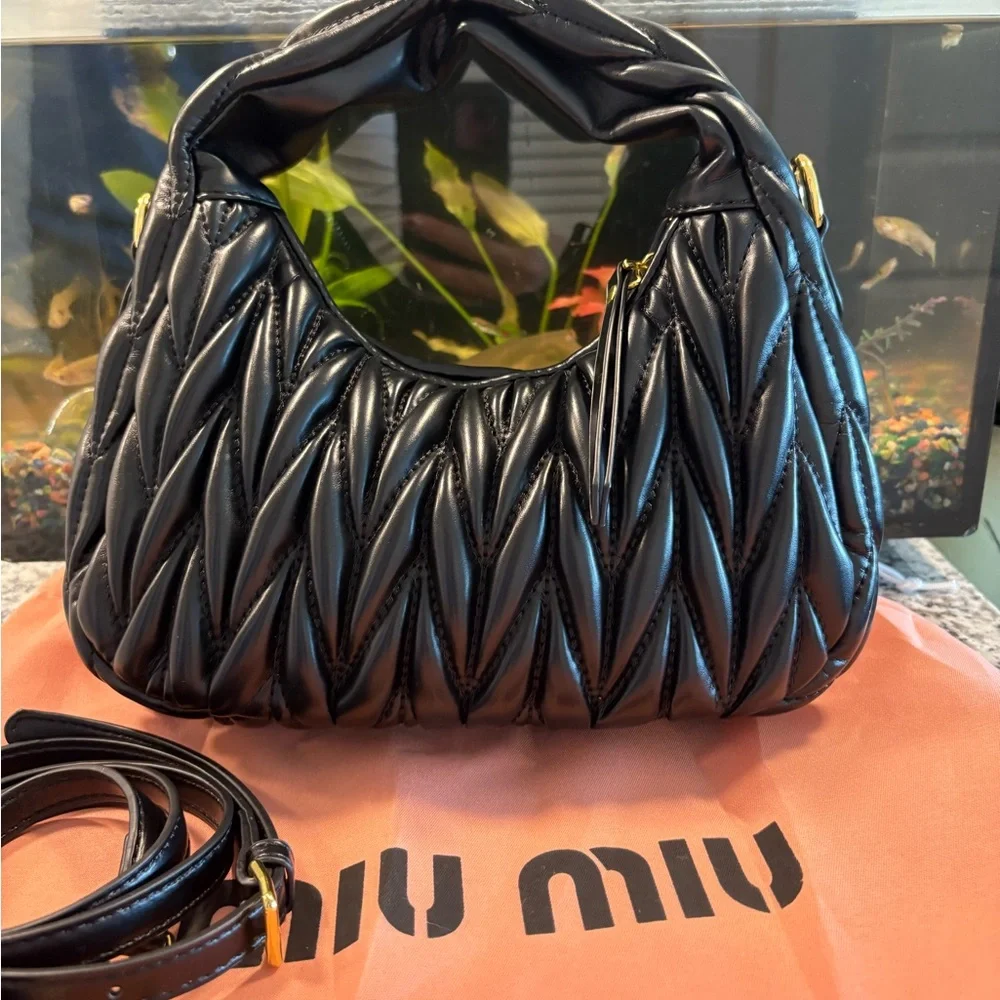 Black Quilted Shoulder Bag Crossbody purse - Picture 7 of 8